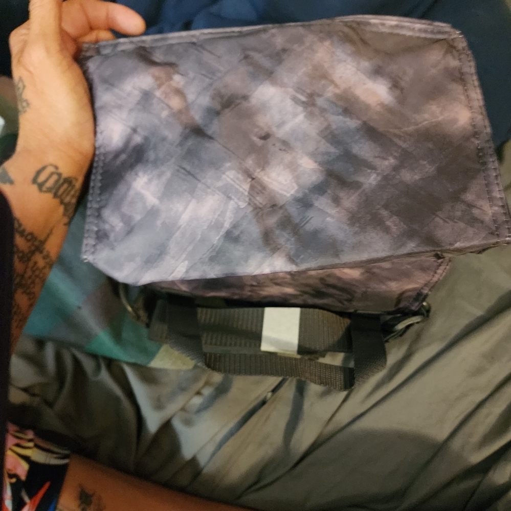 Around-the-clock thermal insulated lunchbox